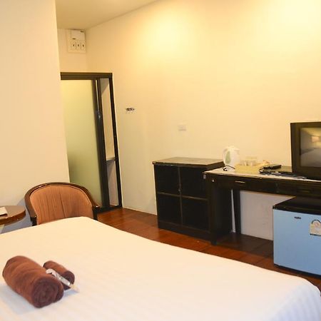 ภูเก็ต มวยไทย เฮาส์ Hotel ฉลอง ภายนอก รูปภาพ