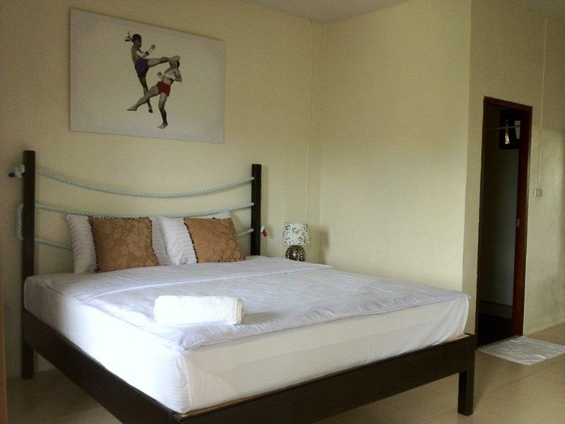 ภูเก็ต มวยไทย เฮาส์ Hotel ฉลอง ภายนอก รูปภาพ