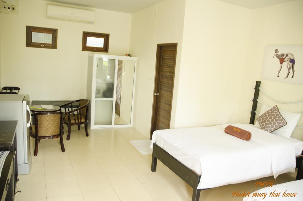 ภูเก็ต มวยไทย เฮาส์ Hotel ฉลอง ภายนอก รูปภาพ