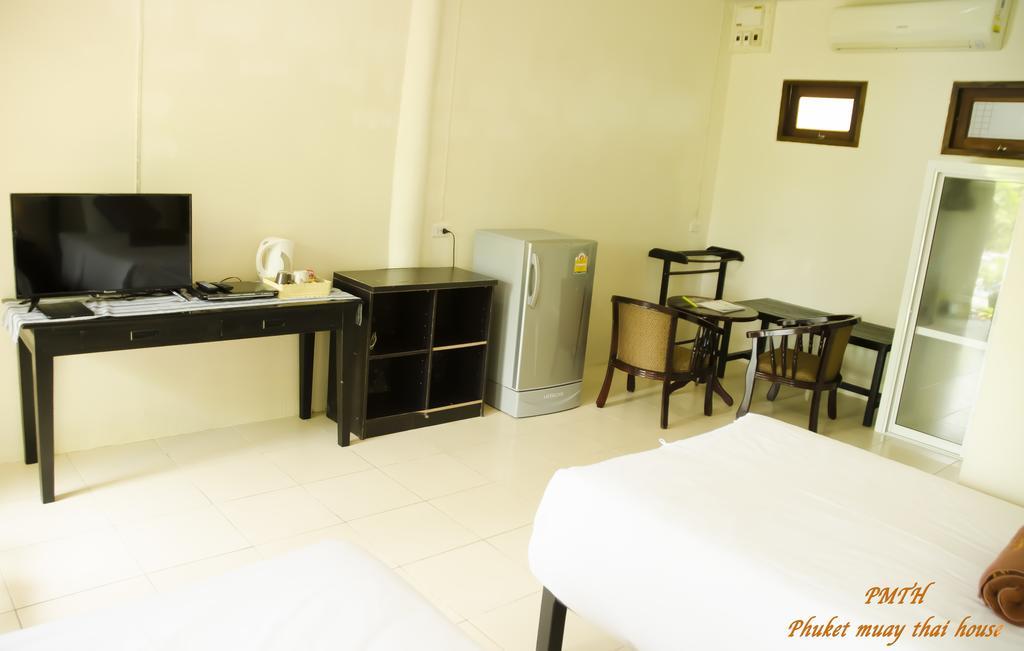 ภูเก็ต มวยไทย เฮาส์ Hotel ฉลอง ภายนอก รูปภาพ