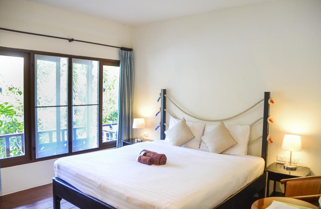 ภูเก็ต มวยไทย เฮาส์ Hotel ฉลอง ภายนอก รูปภาพ