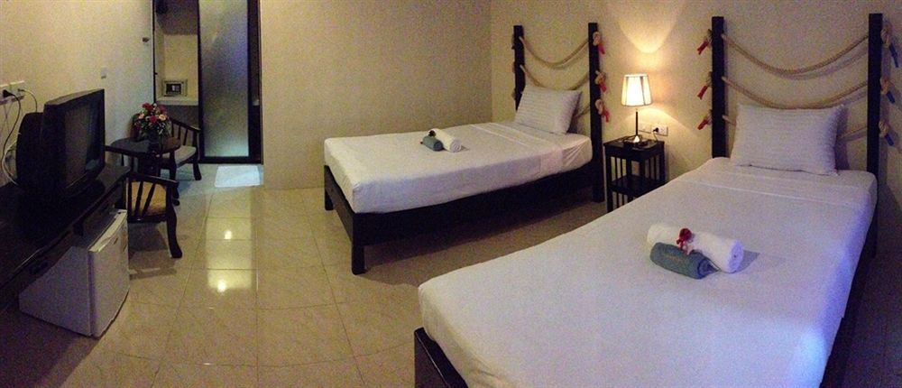 ภูเก็ต มวยไทย เฮาส์ Hotel ฉลอง ภายนอก รูปภาพ