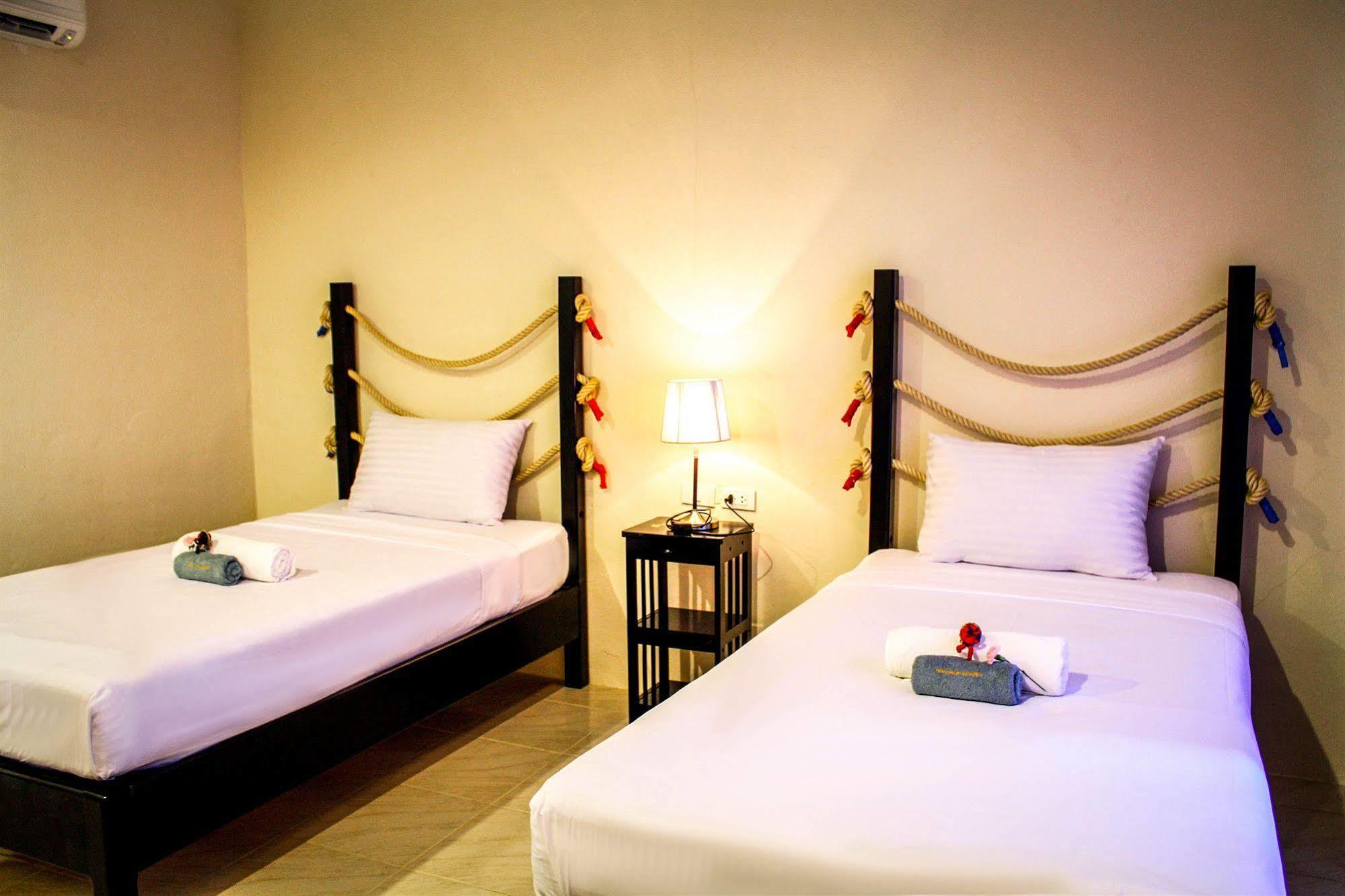ภูเก็ต มวยไทย เฮาส์ Hotel ฉลอง ภายนอก รูปภาพ
