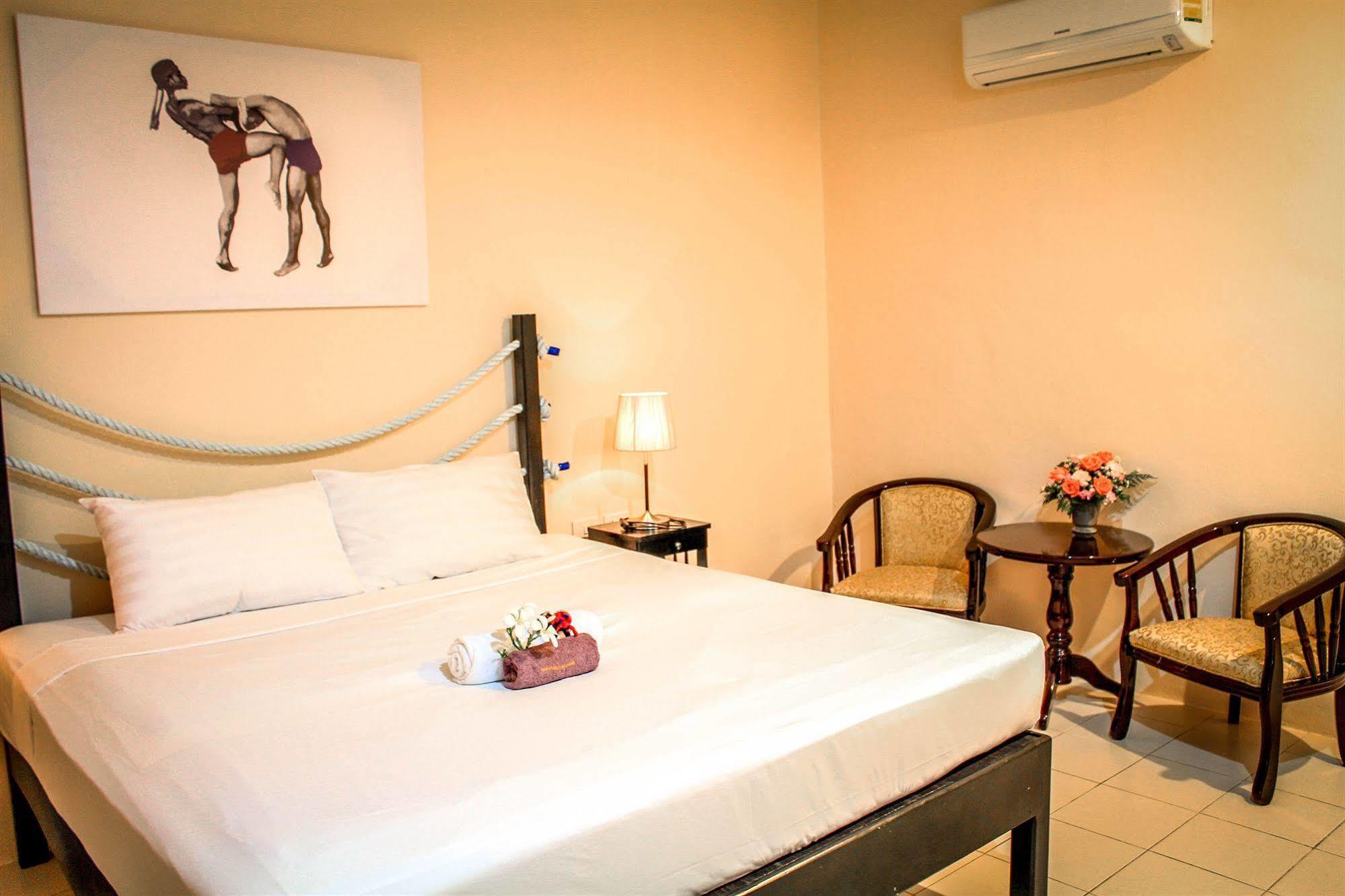 ภูเก็ต มวยไทย เฮาส์ Hotel ฉลอง ภายนอก รูปภาพ