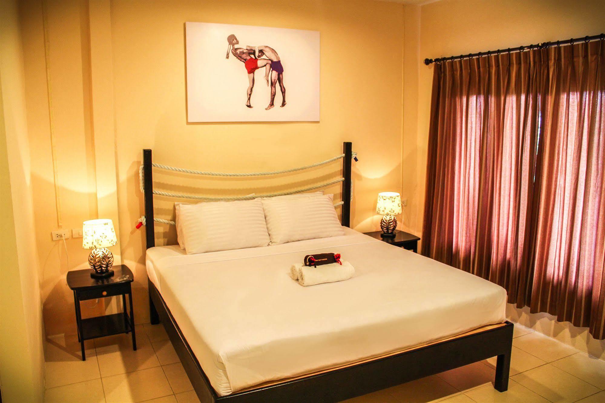 ภูเก็ต มวยไทย เฮาส์ Hotel ฉลอง ภายนอก รูปภาพ