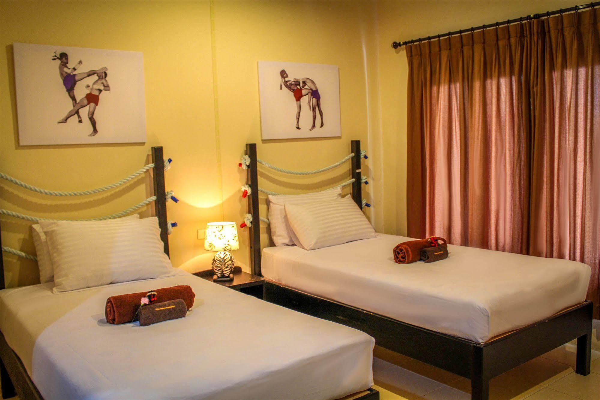 ภูเก็ต มวยไทย เฮาส์ Hotel ฉลอง ภายนอก รูปภาพ